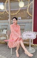 (นางแบบใส่ชุดขาย) SW Lace SweeT FemininE DreSS เดรสลูกไม้ เดรสงานลูกไม้ฉลุ เดรสชายระบาย เดรสต่อชั้น เดรสแขนบานเก๋ๆ เดรสทรงเอคอจีนผ้าลูกไม้สวยสีหวาน กระดุมหน้า ใส่ง่าย มีซับใน สวยดูดี **งดรับลค.ดราม่า