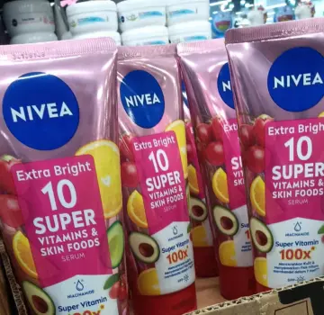 Nivea Extra Bright Radiant & Smooth 8 Super Food 40X Vitamin C Body Lotion  UV Filter, Size 380 ml, 12.84 Fl Oz (Pack Of 1)