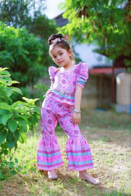 ing ชุดไทยประยุกต์ เสื้อแขนพอง กางเกงขาบาน ชุดไทยเด็ก