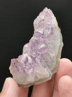 ? ผลึกอเมทิส ควอตซ์ สีหวาน แหล่ง บราซิล ขนาดเล็ก 91 กรัม
? Amethyst ✨

?️ มี VDOในคอมเมนท์ครับ

?~~~~~~~~~?~~~~~~~~?

?????????????

? ขนาด 75×37×32 mm.
? น้ำหนัก 91 กรัม
? เเหล่งบราซิล