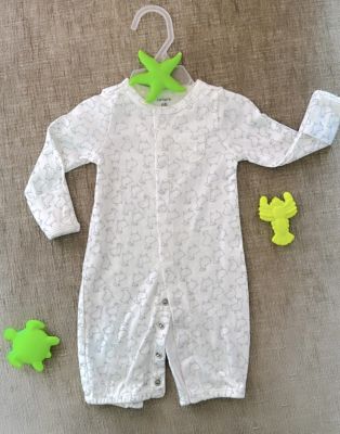 CLOTHING 99 Carter’s newborn baby bodysuit and sleep suit