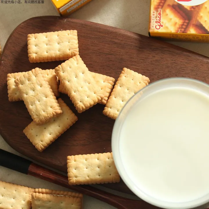 Japanese Imported Snacks Chocolate Sandwich Biscuits Lactic Acid