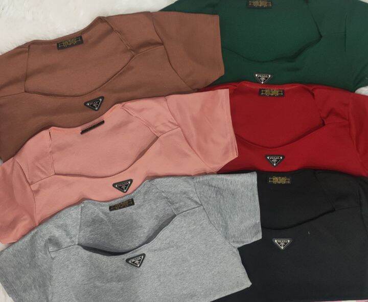 0เสื้อสาวอวบ-สวยมากแม่อก38-46-ยาว24-ผ้ายูนิโคล่-ทรงยิ้มโลโก้กลางผ้ายูนิโคล่