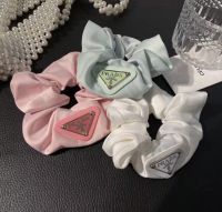 Prada Re-Nylon Triangle-logo scrunchie  ผ้ามัดผมปราด้า ผ้าซาตินอย่างดี