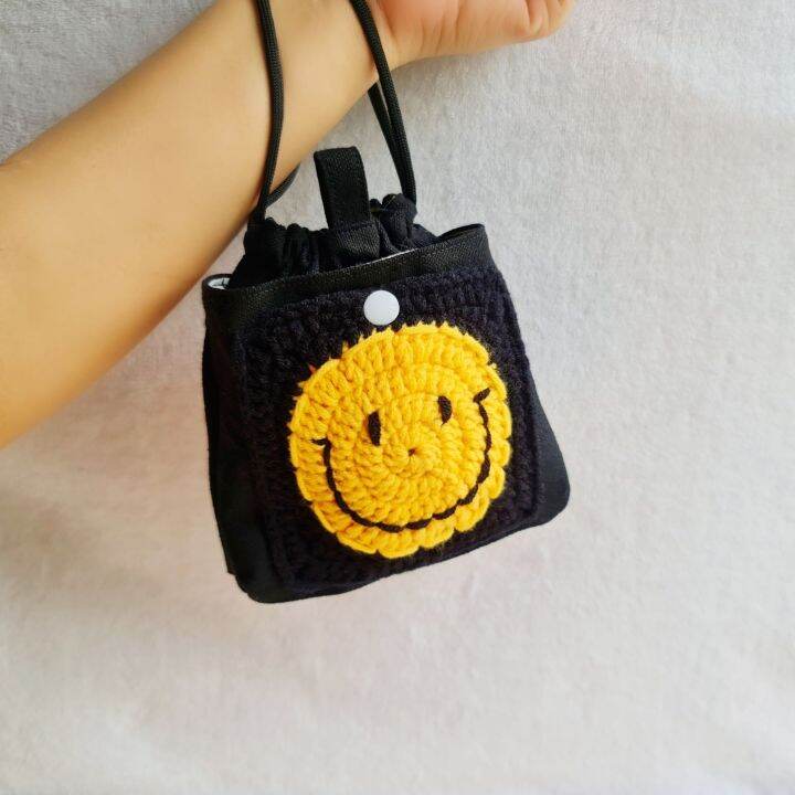 smiley-กระเป๋าหูรูดน่ารัก-ขนาดพกพา-ใส่ของได้เยอะ-ผ้าแคนวาส-มีช่องใส่ของ-หน้า-หลัง-มีซับใน