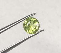 ทรงกลม 4 มม. พลอยเพอริดอทธรรมชาติแท้ 100% ไม่ผ่านการเผา 4 mm round shape 100% natural peridot loose gemstone