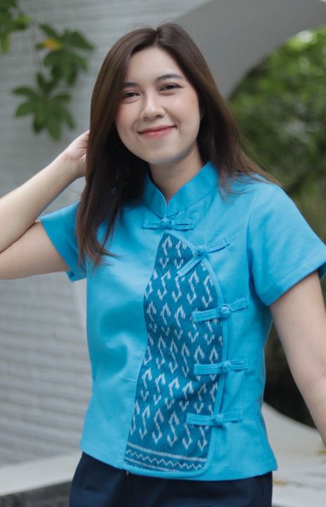 เสื้อพื้นเมือง-แต่งลายขอป้ายกระดุมถัก-อัดกาวเฉพาะลายขอ-สวยอยู่ทรง-ใส่สบาย