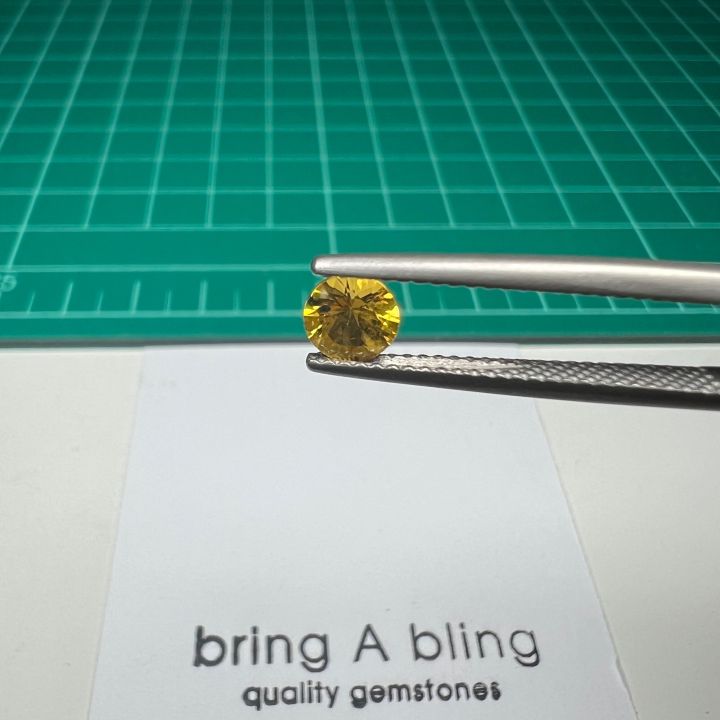 บุษราคัม-yellow-sapphire-จากศรีลังกา-เผ่าเก่า-น้ำหนัก-0-50ct-หน้า-5-มม-5x3mm-มี10เม็ด-ราคาพิเศษ-เจียระไนเหลี่ยมเพชร