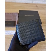 กระเป๋าสตางค์ Bottega Veneta ของแท้ 100% 8 cards สี Nero Black (สีดำ signature)