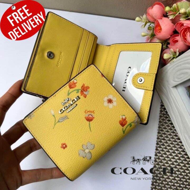 กระเป๋าสตางค์ ใบสั้น SNAP WALLET WITH MYSTICAL FLORAL PRINT (COACH