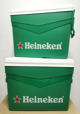 กระติกเก็บความเย็น ไฮเนเก้น Heineken ขนาด 32 ลิตร กว้าง 33 CM ยาว 46 CM สูง 37 CM หนา 2.5 CM  เก็บความเย็น 18 ชม. ใส่ขวดเบียร์ 8 ขวด มีรูระบายน้ำ