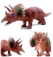 Triceratops ไดโนเสาร์ ไทรเซราทอปส์ ตัวใหญ่ สีสันสดใส