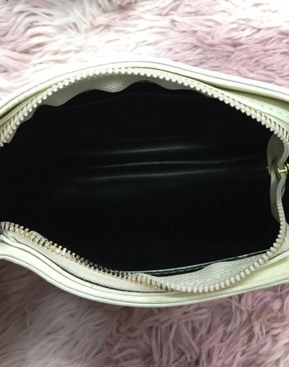กระเป๋า-กระเป๋าสะพาย-สายปรับความยาวได้-สวยเกินห้ามใจ-ไม่มีกล่อง-มี-3-สี-ดำ-ขาว-size-24-6-12-cm
