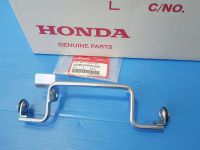 ขายึดแฟริ่งล่างแท้HONDA Wave110iตัวแรก ปี2009-2010 อะไหล่แท้ศูนย์HONDA(64360-KWW-600)1ชิ้น