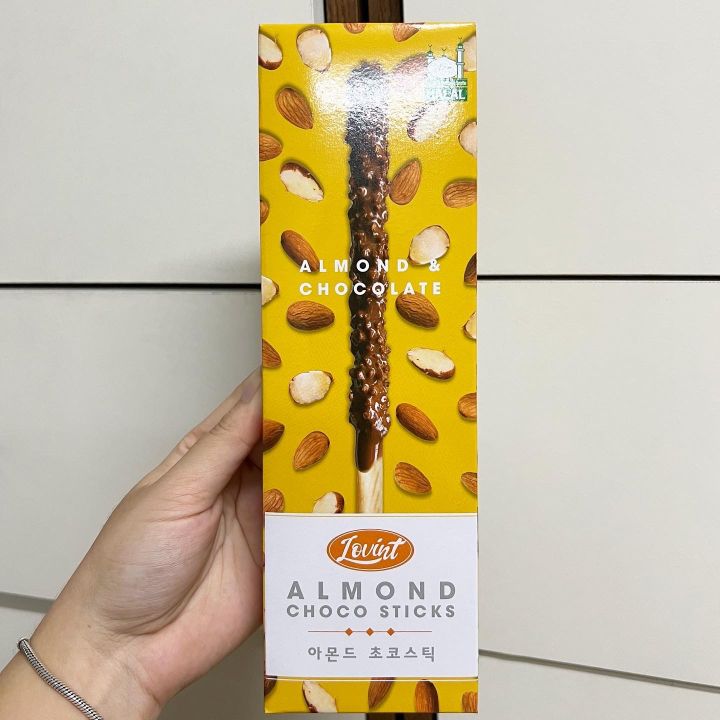 lovint-almond-amp-chocolate-sticks-ป๊อกกี้แท่งยักษ์รสอัลมอนด์ช็อกโกแลต