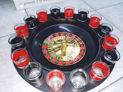 เกมส์แก้วช็อตรูเล็ต Drinking Roulette Set 16ใบ