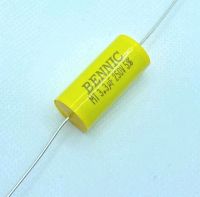 Capacitor
ยี่ห้อ BENNIC 
หางหนู สีเหลือง 
ค่า 3.3uF 250V.