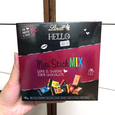 Lindt Hello Mini Stick Mix ลินด์ ช็อกโกแลตรวมรสยี่ห้อดัง นำเข้าจากยุโรป