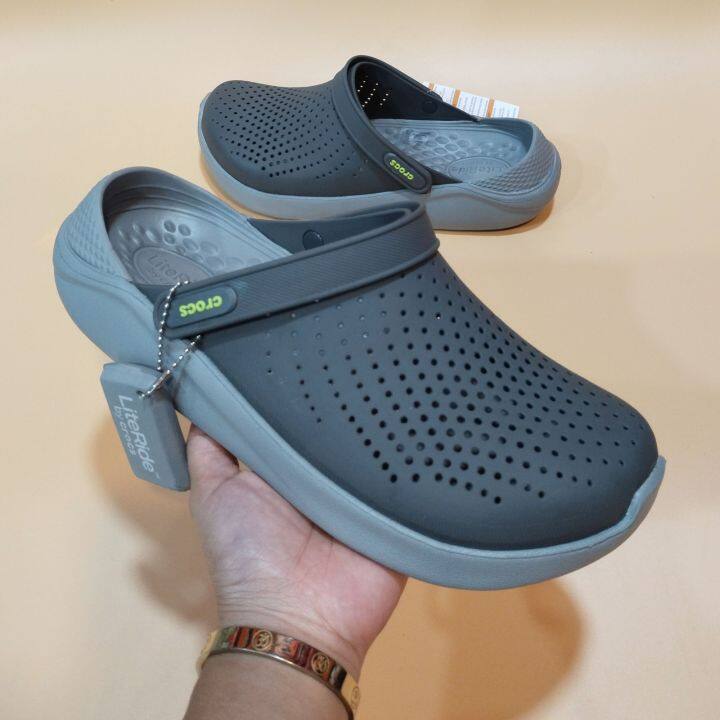 crocs-พกพาติดตัว-ถูกกว่าในห้าง-ใส่สบายทั้งชายและหญิง-วัสดุทำจากยางแท้