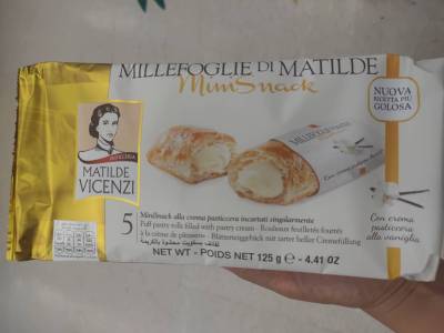 Matilde Vicenzi Mini Snack Puff Pastry Rolls Filled With Pastry Cream ฟัฟฟ์สอดไส้ครีมกลิ่นวานิลลา 120กรัม
