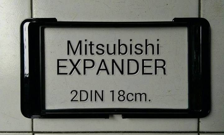 หน้ากากวิทยุ MITSUBISHI EXPANDER ปี2015-2020สำหรับเปลี่ยนเครื่องเล่น 2DIN7"_20cm.