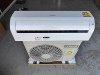 Hitachi Air conditioner 12270BTU Fix speed รุ่น RAS-EJ13CKT