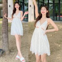 White floral mini dress เดรสสั้นสายเดี่ยวผ้าลายฉลุ ดีเทลโชว์เอว เดรสไปทะเล