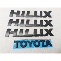 โลโก้ hilux 3 ชิ้น toyota 1 ชิ้น  สีดำ รวม 4 ชิ้น