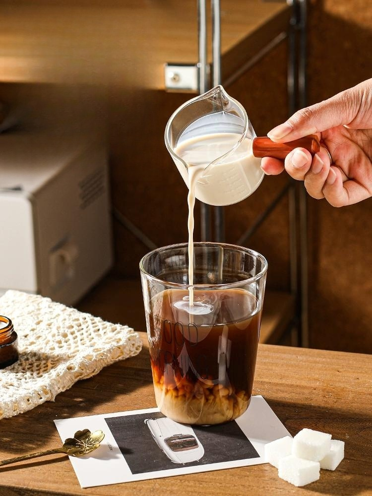 แก้วชงกาแฟ แก้วตวงนม แก้วตวงกาแฟปากคู่ด้ามไม้ ถ้วยตวง แก้วตวงสองปาก พร้อมด้ามจับไม้ขนาดเล็ก ด้ามจับไม้ สำหรับใช้ในบ้าน Espresso cup ขนาด75ML
