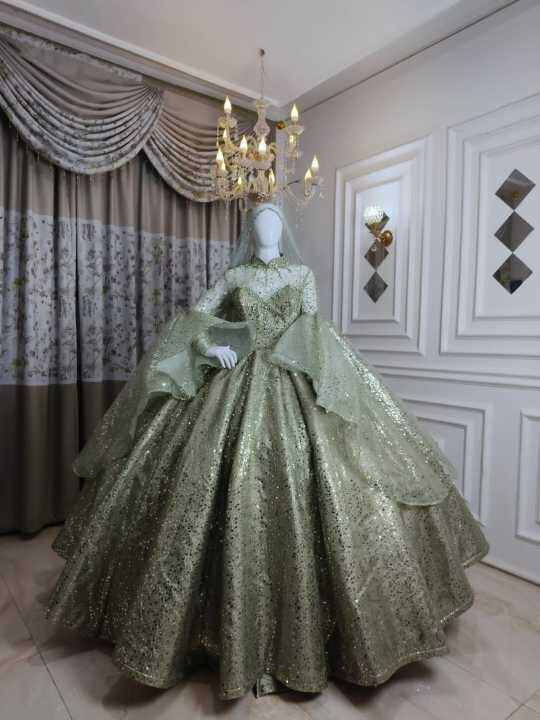 gaun pengantin premium warna hijau sage lengan model trompet lepasan