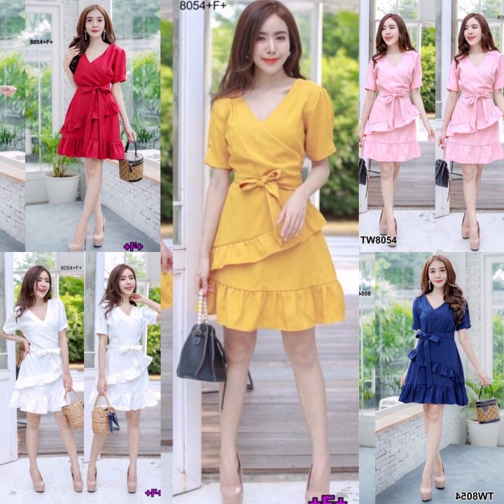 8054-ชุดเดรสสั้นคอวีแขนสั้น-สีกรม-ขาว-แดง-เหลือง-ชมพู-นางแบบใส่งานขายจริง