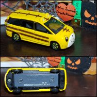 Tomica มือ2สภาพดี No.26 Shimajiro Car
Main body color of the car body :  Yellow
Scale : 1/65