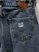 กางเกงยีนส์(มือสองเเท้?%) Levi’s 501 (ป้ายหนัง) เอวป้าย 33“ เอววัดจริง 33” MADE IN PAKISTAN (รหัสU37) ยาวทั้งตัว 39.5” ยาวจากเป้าถึงปลายขา 29” ปลายขากว้าง 8” *** สนใจสอบถามข้อมูลเพิ่มเติมได้ค่ะ***