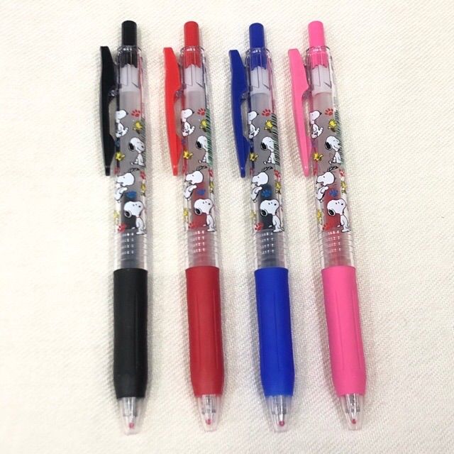 ปากกา SARASA Clip ~ Snoopy 4 แท่ง