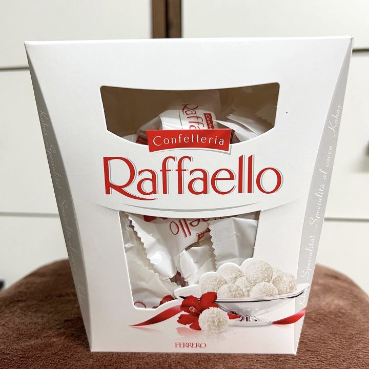 ferrero-raffaello-เฟอร์เรโร่รอชเชอร์-ราเฟลโล่-ไวท์ช็อกโกแลตสอดไส้มะพร้าว