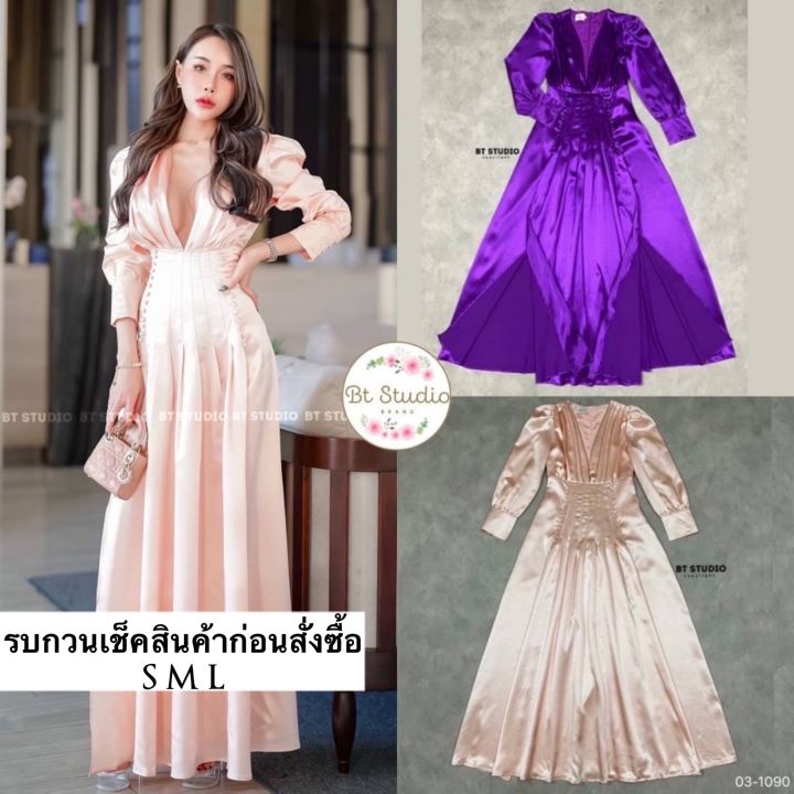แม๊กซี้เดรสแขนยาวคอวี-จับจีบตีเกล็ดช่วงข้างคอใต้เอวแต่งกระดุมเรียงทั้งสองข้าง-ผ่าแหวกสูงด้านหน้าทั้งสองข้าง-งานเนื้อผ้า
