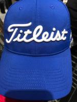 หมวกกอล์ฟมือ 1 Titleist ProV1 ของแท้ 100% สินค้าใหม่แกะกล่อง ทรงสวยงามเท่ มากๆ ใส่ ออกรอบ ออกสนาม หรือจะใส่  ท่องเที่ยว ก็ได้ หมดทุกงาน ตามความต้องการใช้งาน ได้ทุกโอกาส แน่นอนเลยทีเดียวเชียว ใส่ได้ทั้ง ชาย หญิง เด็ก ผู้ใหญ่ ทุกเพศทุกวัย