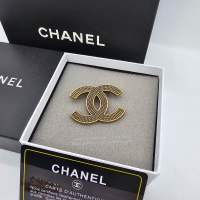 Chanel CC Brooch Pin  เข็มกลัดชาแนล ตัวอักษร CC  งานระดับไฮเอน ปั๊มโลโก้ด้านหลัง  อะไหล่ทอง รมดำ งานสวยคลาสสิค