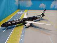 XX20157E 1:200 Air New Zealand B777-300ER "ALL BLACKS" ZK-OKQ