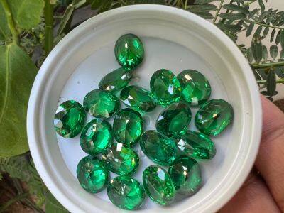 มรกต CZ เพชรรัสเซีย เนื้อแข็ง พลอย Green Emerald  OVAL SHAPE น้ำหนัก  กะรัต carats (1 เม็ด carats ) ขนาด 9X11 mm แพซ พลอย LAB MADE 100%