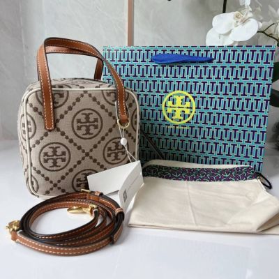 กระเป๋าสะพายข้าง ทอรี่ พร้อมส่งสินค้าOutlet100% T monogram jacquard cube crossbody