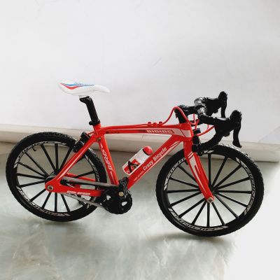 โมเดลรถจักรยาน เสือหมอบ  มือสองสีแดงดำ ขนาด18x10cm