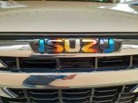 โลโก้ isuzu สีไทเท ( แบบครอบทับ ) ใส่ปี 2020-2021