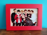 กรอบไม้สี พร้อมรูป ศิลปินเกาหลี BTS  ขนาด  4 x 6 นิ้ว