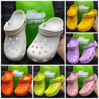 รองเท้าแตะแบบสวม Crocs Classic clog ใหม่ สวย เบามาก ใส่สบาย ผู้หญิงผู้ชายใส่ได้หมด ไซส์ 36----40 ราคาถูกใจ