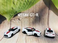 Tomica Nissan GT-R สีขาว-แดง รถเหล็ก