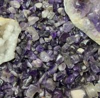 อเมทิสต์ (Amethyst)  ขนาด 6-9 มิล เศษหิน 950g เศษพลอย หินคริสตัล โรคนอนไม่หลับ ขจัดความเครียด หินใส่กระบองเพชร หินตู้ปลา