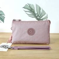 Kipling Creativity Large Pouch กระเป๋าคล้องมือ
วัสดุ Nylon 100%