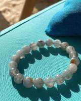 ? มาทะเลทั้งที ขอแนะนำ ไหมฟ้า 
( Blue Rutilated Quartz ) 
หินควอสต์ติดไหมสีฟ้า เป็นสีที่เหมาะกับความผ่อนคลาย หรือเรียกว่า relaxing stone สำหรับผู้ที่ต้องการความสงบในใจ เมื่อใจนิ่งก็จะสามารถ focus ได้มากขึ้น