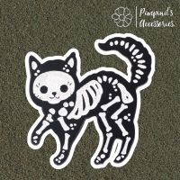 ʕ •ᴥ•ʔ ✿ พร้อมส่ง : เข็มกลัดลายโครงกระดูกแมวดำ | Black Cat Skeleton Enamel Brooch Pin.